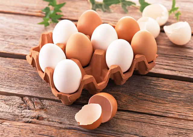 Giải thích cho chị em: Chính xác thì sự khác biệt giữa trứng gà nâu và trắng là gì mà giá cả lại có sự chênh lệch? - Ảnh 4.