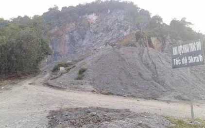 yen bai: no min khai thac da, 4 nguoi dan bi thuong hinh 0