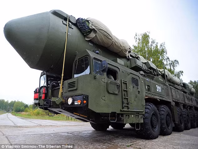  Tên lửa Topol RS-12M của Nga. 