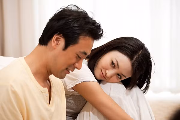 Khoe nét đẹp cơ thể kín đáo để bạn quyên rũ hơn: Một người phụ nữ quyến rũ không phải là người phụ nữ thích khoe cơ thể mà là người phụ nữ biết cách làm sao để quyến rũ đàn ông dù đã ăn mặc kín đáo. Không hề phủ nhận rằng phụ nữ ăn mặc hở hang sẽ lập tức thu hút ánh nhìn của đàn ông nhưng họ chi nhìn trong chốc lát mà không ấn tượng gì.