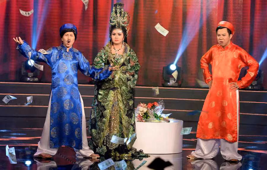 Thụy Mười say rượu, sàm sỡ Tú Sương trong tiểu phẩm hài ảnh 3