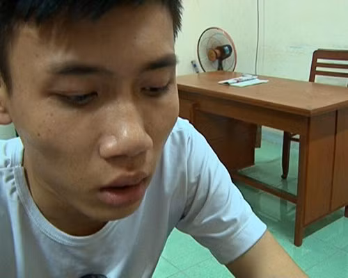 Bắt kẻ chuyên giả danh Cảnh sát giao thông chặn người đi đường ảnh 1