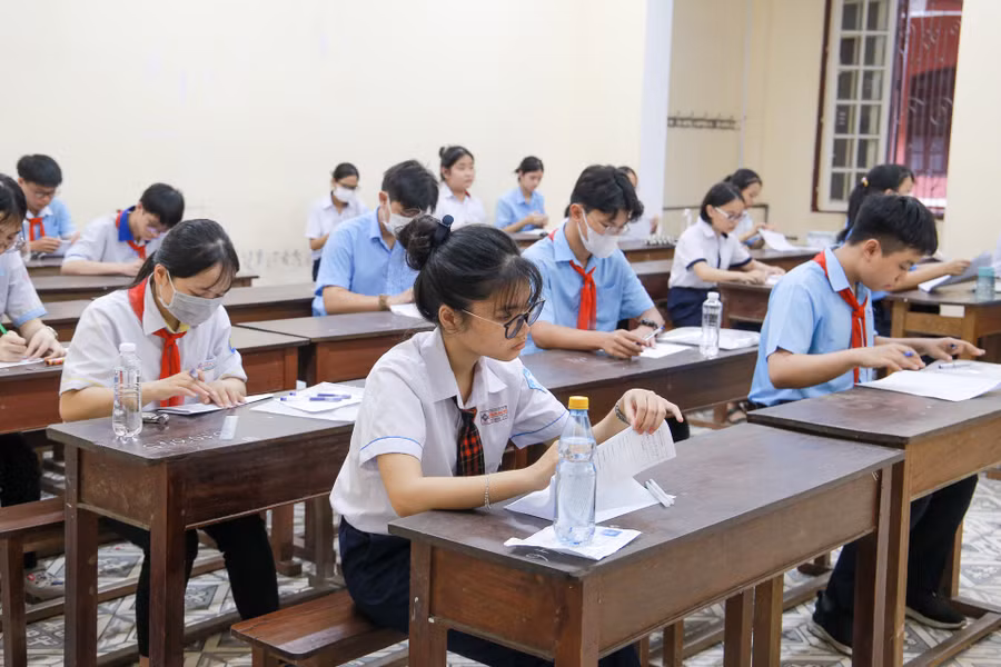 Các thí sinh tại phòng thi. (Ảnh: Hoàng Hải) Các thí sinh tại phòng thi. (Ảnh: Hoàng Hải)