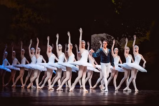 Xem múa ballet Hồ Thiên nga với công nghệ 3D 