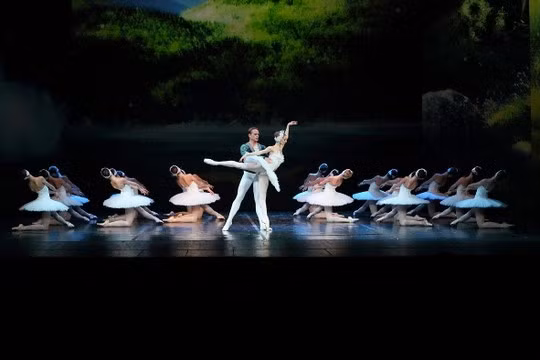 Xem múa ballet Hồ Thiên nga với công nghệ 3D 