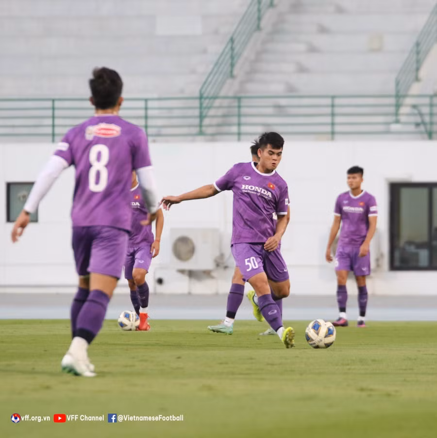 Mọi vị trí đều nỗ lực trong tập luyện nhằm chuẩn bị cho giải U23 châu Á. Ảnh: VFF