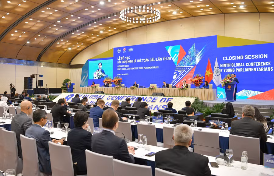 Toàn cảnh phiên bế mạc.