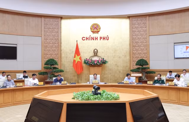 Thủ tướng Chính phủ Phạm Minh Chính chủ trì phiên họp Chính phủ chuyên đề xây dựng pháp luật tháng 8. Ảnh: VGP.