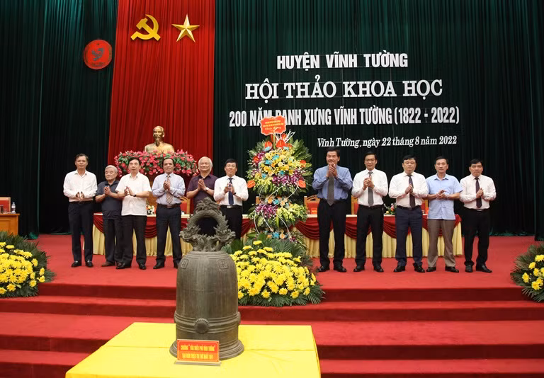 Hội thảo khoa học 200 năm danh xưng Vĩnh Tường 1822 - 2022 được tổ chức vào tháng 8/2022. Hội thảo khoa học 200 năm danh xưng Vĩnh Tường 1822 - 2022 được tổ chức vào tháng 8/2022.
