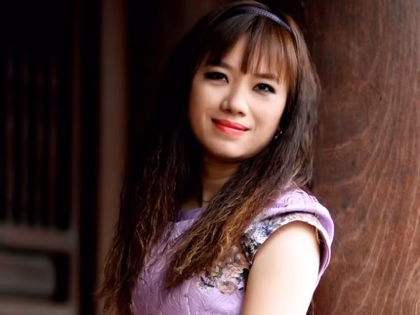 Nhà thơ Vi Thùy Linh.