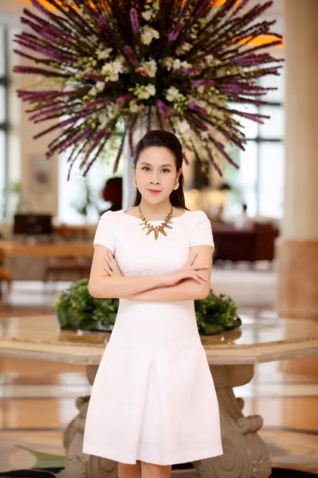 Luu Huong Giang tai xuat quyen ru sau 2 thang sinh con - Anh 3