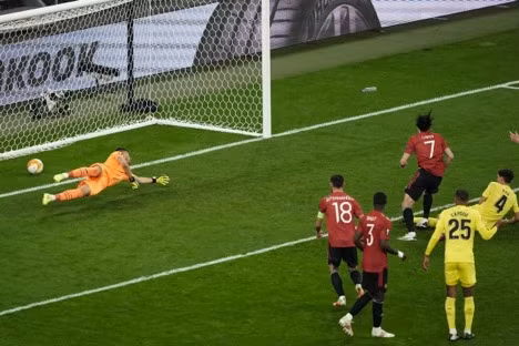Tình huống Cavani ghi bàn gỡ hoà khá nhạy cảm.