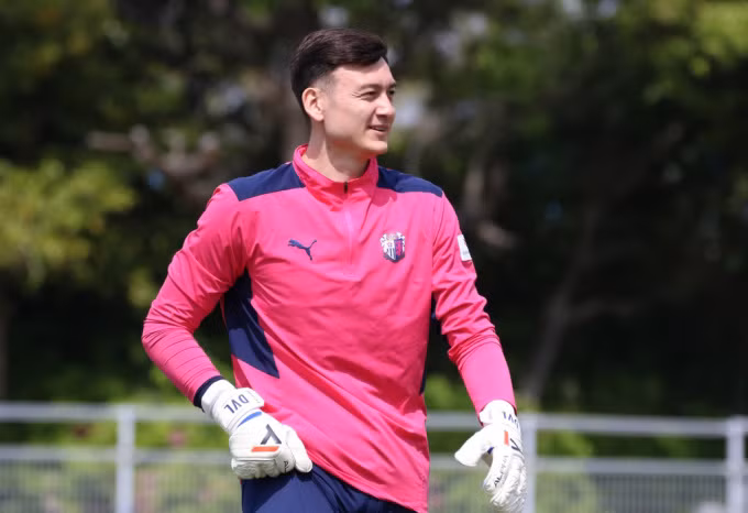 Văn Lâm vẫn chưa có nhiều cơ hội thể hiện mình trong màu áo Cerezo Osaka tại Nhật Bản.