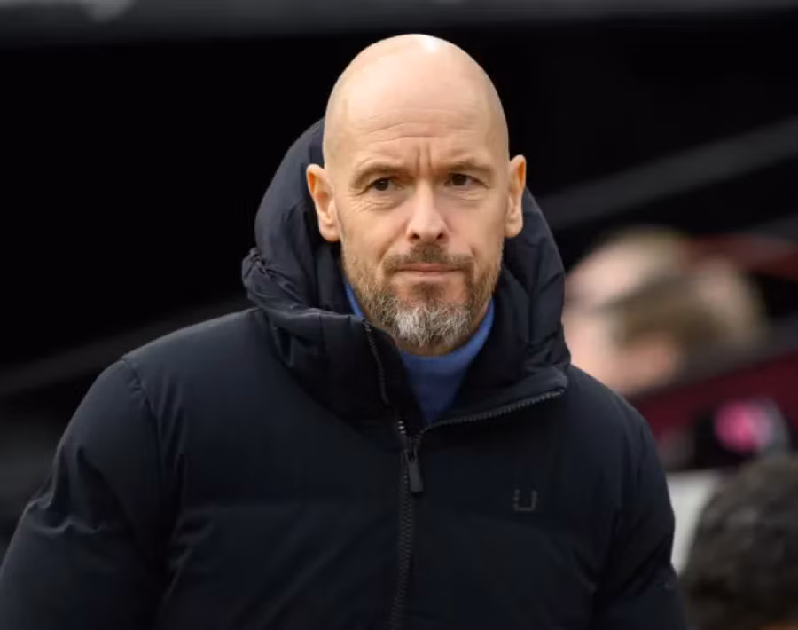 Ghế HLV Erik Ten Hag lung lay dữ dội ảnh 2
