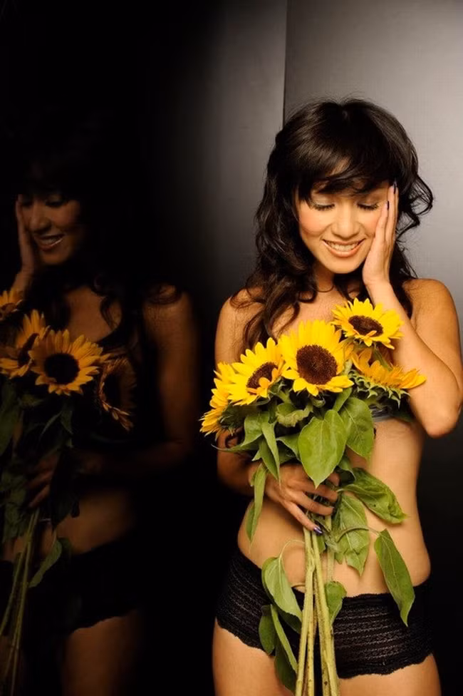 Mê đắm với “người tình sexy một thuở” của Lý Hùng ảnh 7 Mê đắm với