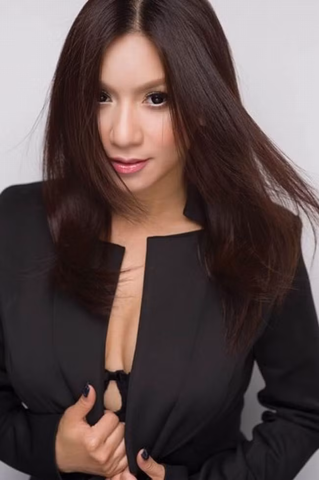 Mê đắm với “người tình sexy một thuở” của Lý Hùng ảnh 10 Mê đắm với