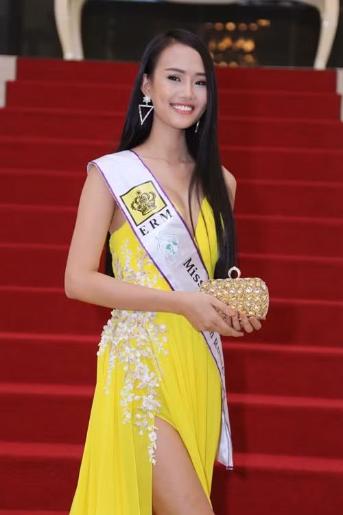 Á hậu 