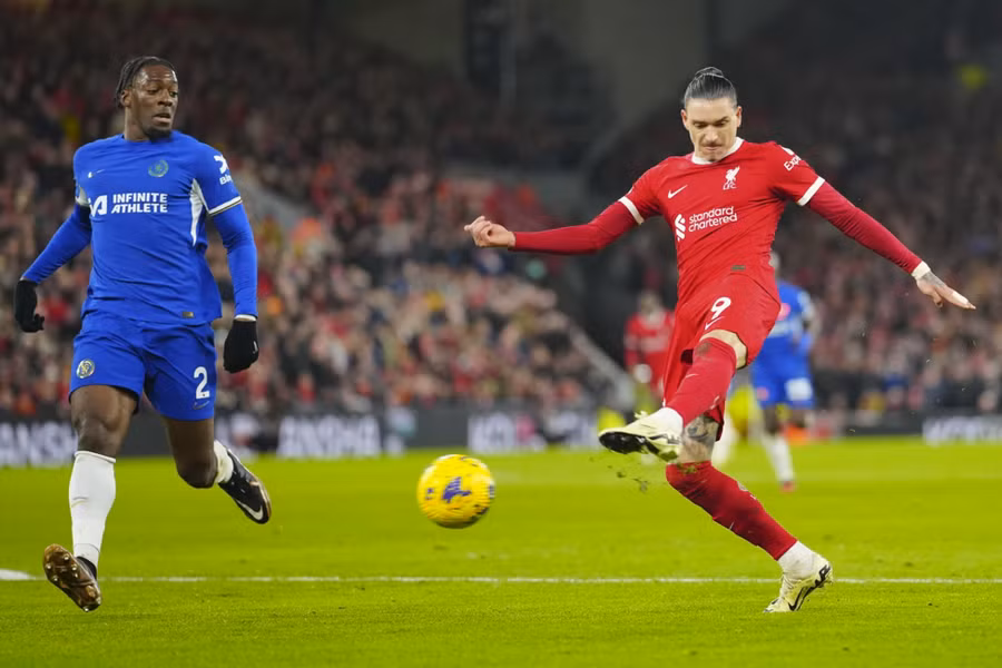 Darwin Nunez trong trận Liverpool hạ Chelsea 4-1 ở vòng 22 Ngoại hạng Anh. Darwin Nunez trong trận Liverpool hạ Chelsea 4-1 ở vòng 22 Ngoại hạng Anh.