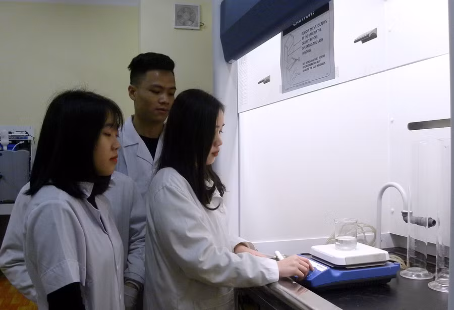 Thiết bị thí nghiệm hiện đại của Trường Đại học Khoa học Thiết bị thí nghiệm hiện đại của Trường Đại học Khoa học