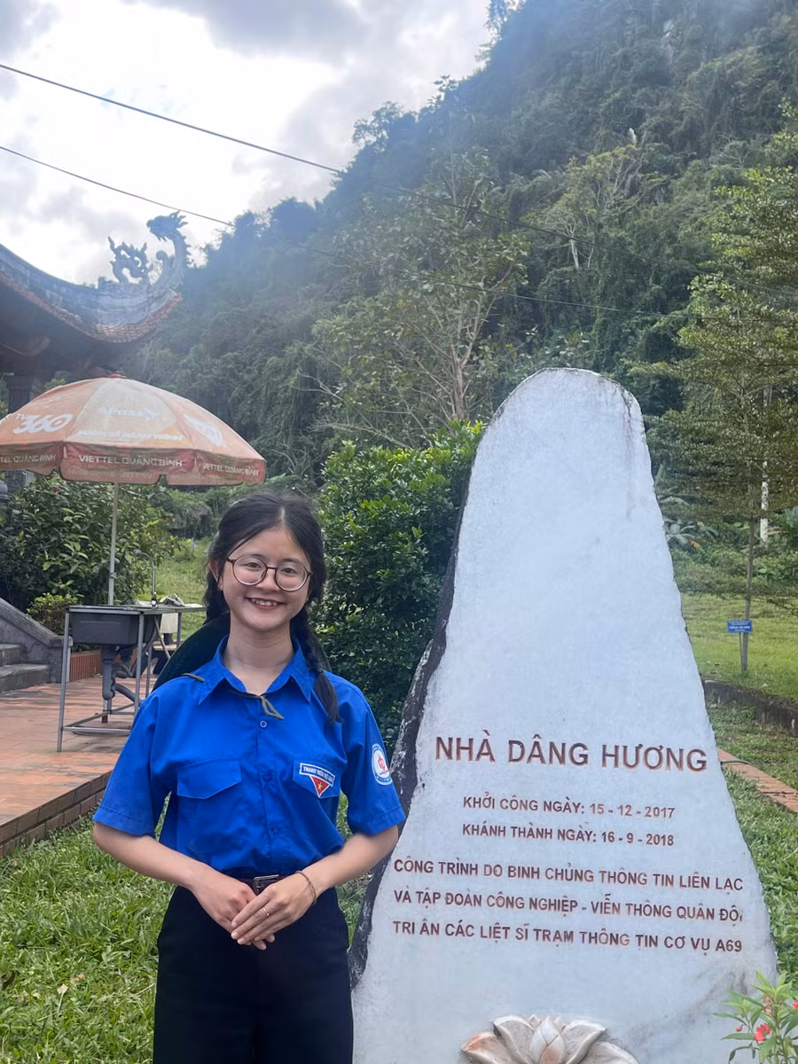 Thảo Nguyên là sinh viên duy nhất của Hội đồng Trường ĐH Sư phạm, ĐH Huế nhiệm kỳ 2020 - 2025. Thảo Nguyên là sinh viên duy nhất của Hội đồng Trường ĐH Sư phạm, ĐH Huế nhiệm kỳ 2020 - 2025.
