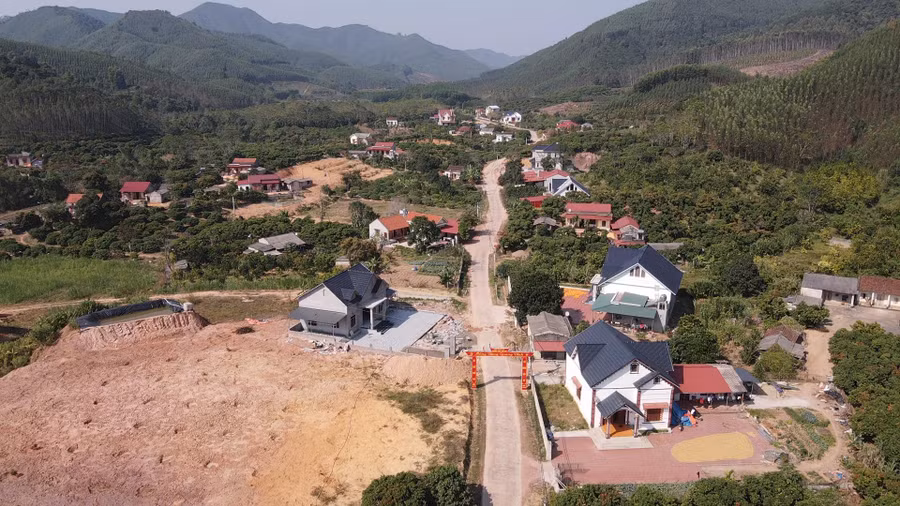 Thôn Cai Vàng (xã Đông Hưng) nhìn từ trên cao.