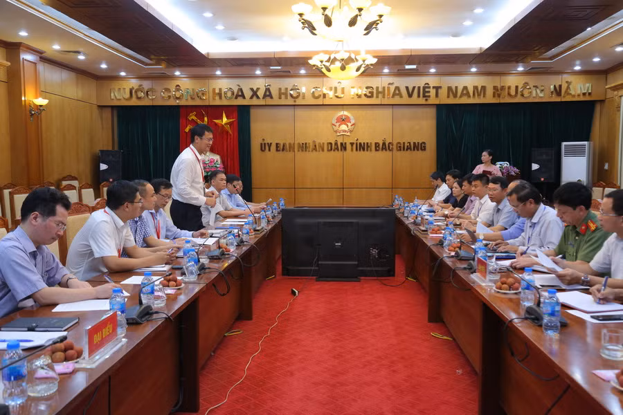 Thứ trưởng Bộ GD&ĐT Lê Hải An làm việc với BCĐ thi tỉnh Bắc Giang Thứ trưởng Bộ GD&ĐT Lê Hải An làm việc với BCĐ thi tỉnh Bắc Giang