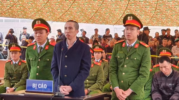 Bùi Văn Công “lật kèo” Bùi Văn Công “lật kèo”