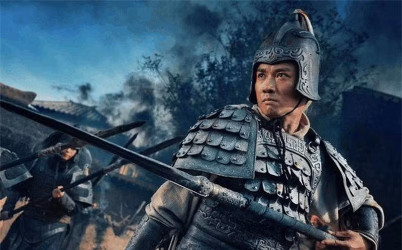 trieu van bao mong gi ma khien khong minh roi le? hinh anh 4