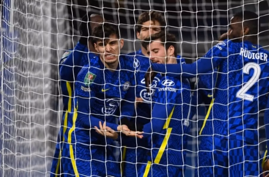 Havertz nhăn nhó khi bị thương lúc ăn mừng bàn thắng.