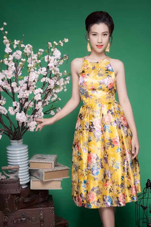 Á hậu Hoàng Oanh gợi ý mix đồ cho phái đẹp đầu xuân