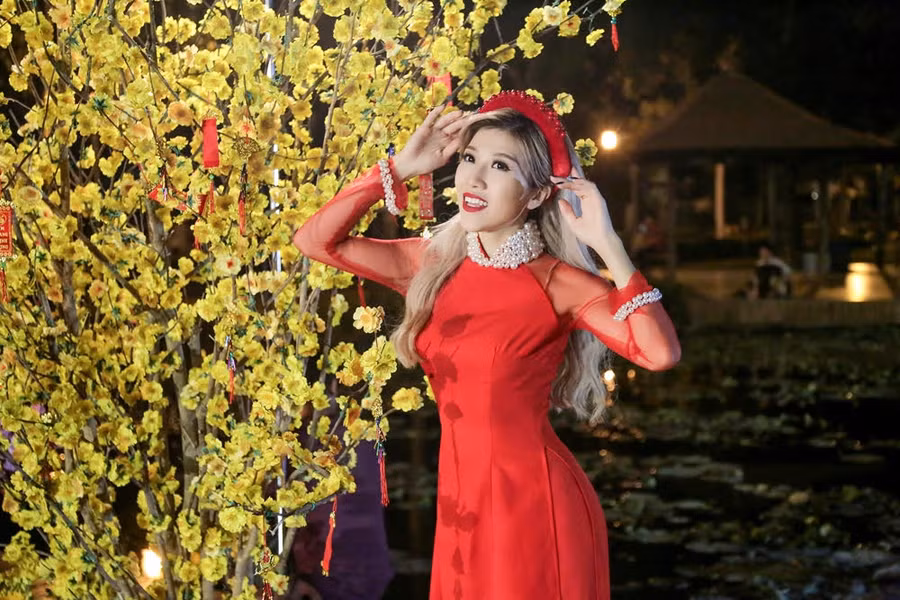 Ở MV Nét đẹp Á đông, Trang Pháp sẽ kết hợp cùng 2 học trò của Dương Khắc Linh là Hà My và Hà Vy. MV dự kiến ra mắt vào ngày 2/2. Ở MV Nét đẹp Á đông, Trang Pháp sẽ kết hợp cùng 2 học trò của Dương Khắc Linh là Hà My và Hà Vy. MV dự kiến ra mắt vào ngày 2/2.