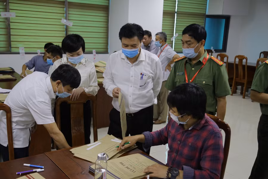 Kiểm tra công tác chuẩn bị tại khu in sao đề trước Kỳ thi (25/6)