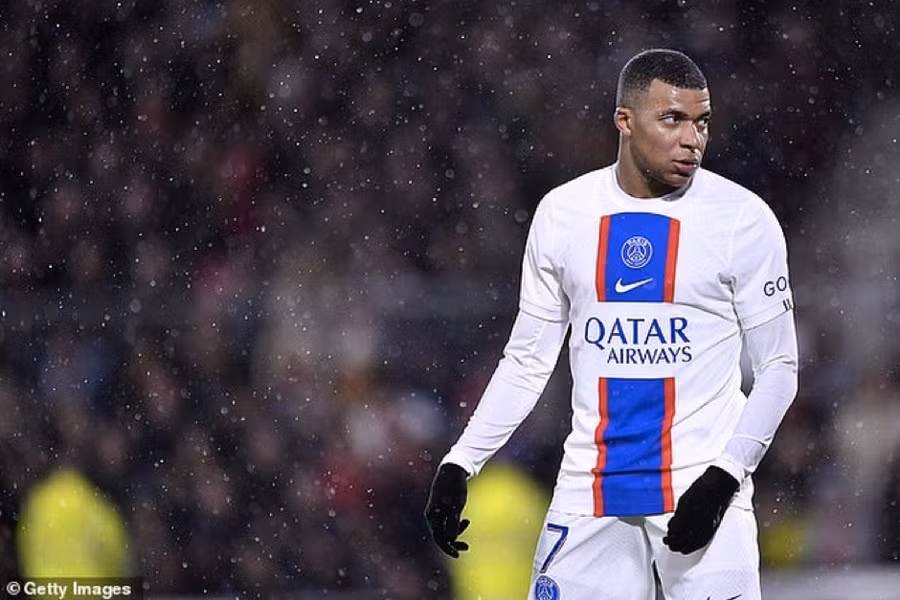 Ghi 5 bàn trong một trận đấu, Mbappe đi vào lịch sử PSG.