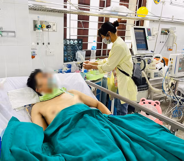 Bệnh nhân được theo dõi, điều trị tích cực. Ảnh: BV. Bệnh nhân được theo dõi, điều trị tích cực. Ảnh: BV.