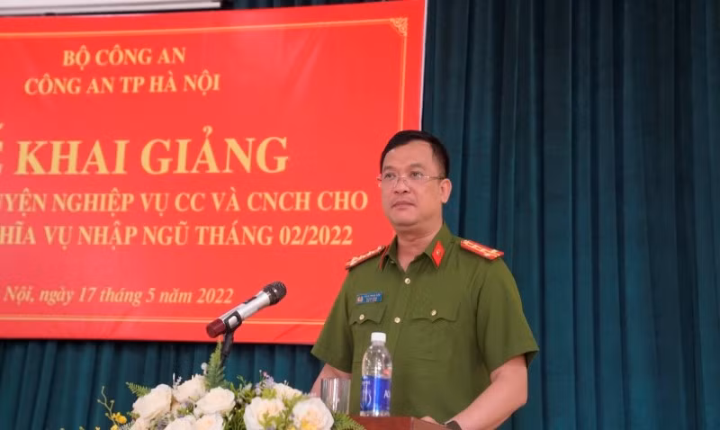 Đại tá Phạm Trung Hiếu phát biểu tại Lễ khai giảng khóa học.