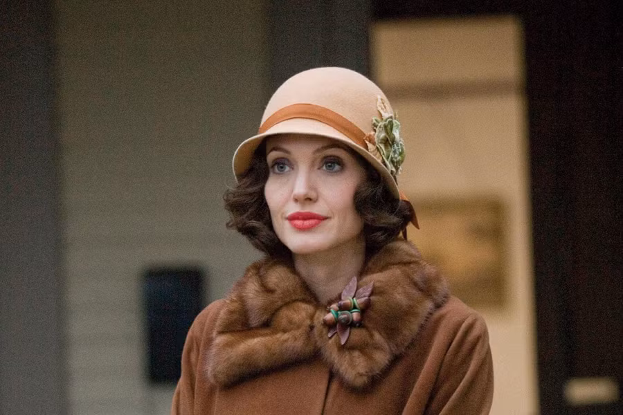 Nữ diễn viên Angelina Jolie thủ vai bà mẹ Christine trong phim “Changeling”. Nữ diễn viên Angelina Jolie thủ vai bà mẹ Christine trong phim “Changeling”.