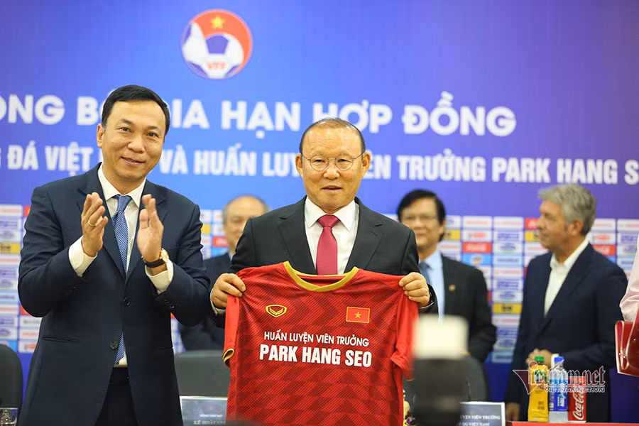 Thầy Park "nên duyên" với bóng đá Việt Nam sau cuộc đàm phán ngắn ngủi.