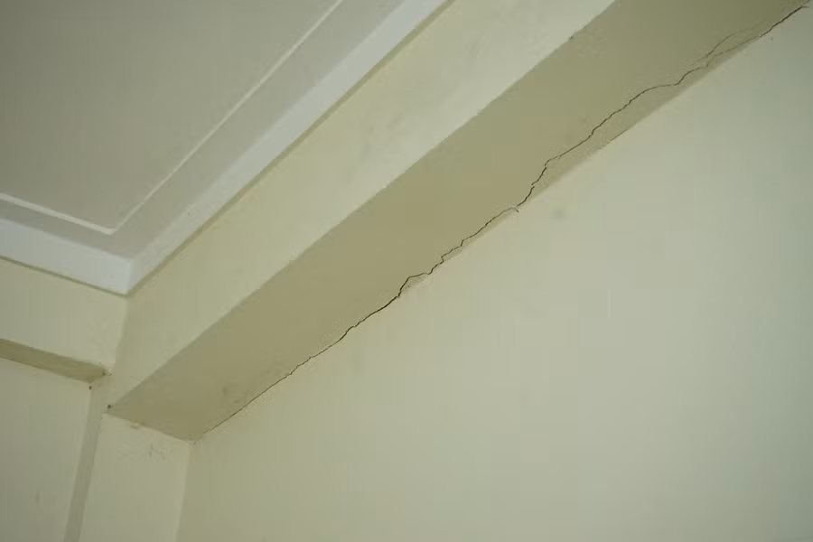 Tình trạng nứt nhà diễn ra ở hàng trăm hộ dân tại huyện Đông Sơn. Tình trạng nứt nhà diễn ra ở hàng trăm hộ dân tại huyện Đông Sơn.