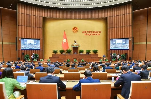 Quốc hội thảo luận tại hội trường sáng 25/5. 