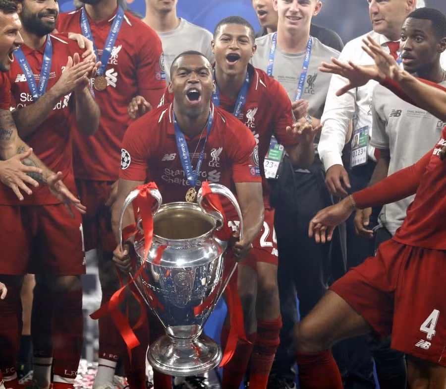 Daniel Sturridge, 32 tuổi. Vị trí sở trường: Tiền đạo. Câu lạc bộ gần nhất: Trabzonspor.