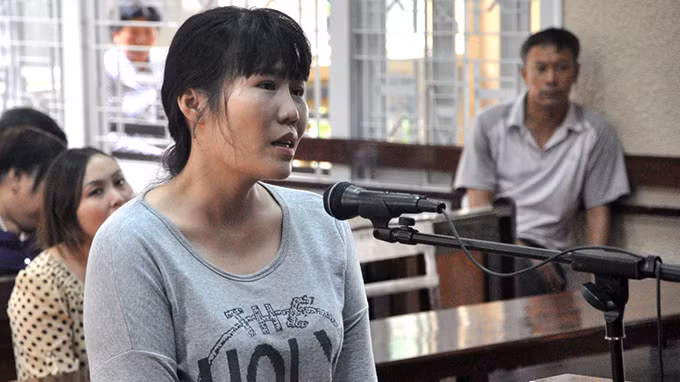 Bị cáo Nguyễn Thị Anh khai trước tòa - Ảnh: Đ.Hà. Bị cáo Nguyễn Thị Anh khai trước tòa - Ảnh: Đ.Hà.