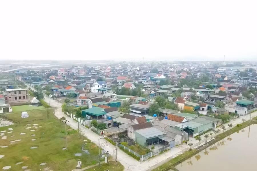 Xã Ích Hậu hôm nay từng bước đổi thay, đời sống người dân ấm no, những ngôi nhà khang trang mọc lên san sát.