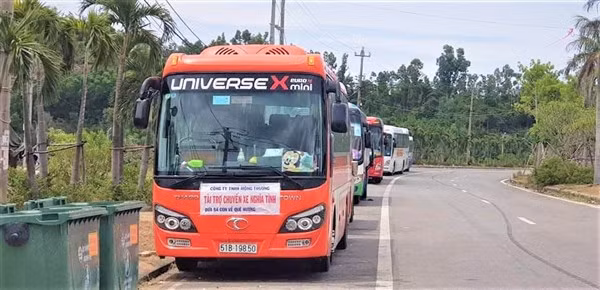 Đoàn xe hỗ trợ người nghèo, “xe 0 đồng” nhưng lại thu tiền của người dân.