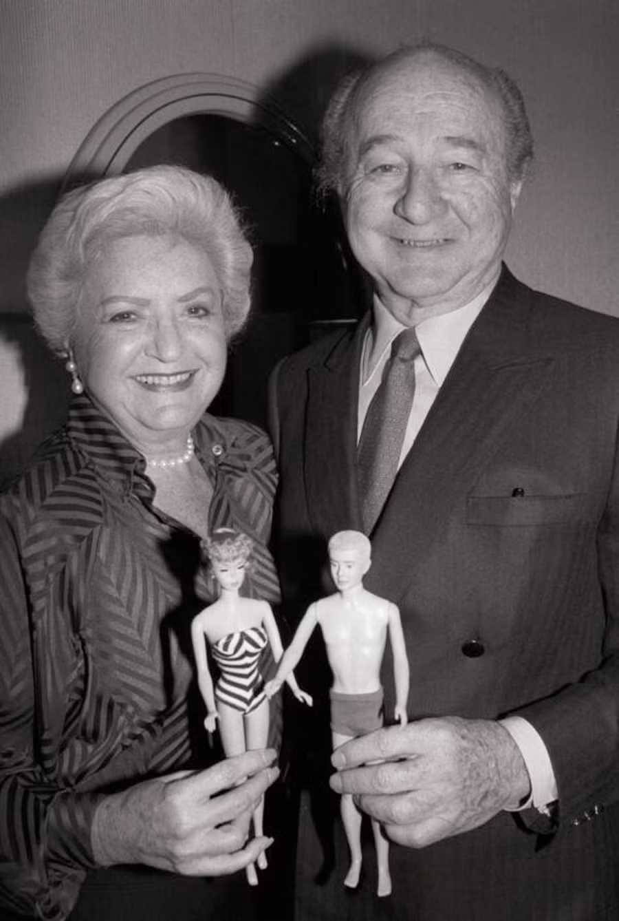 Elliot và Ruth Handler, đôi vợ chồng thành công trong ngành đồ chơi trẻ em.