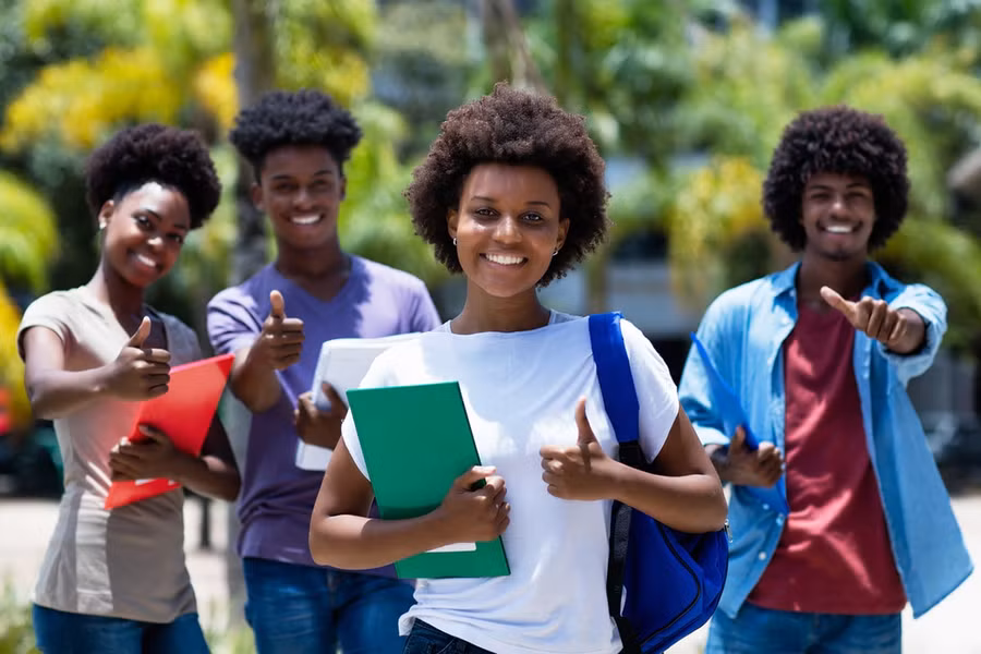 Sinh viên người Nigeria học tập tại Vương quốc Anh.