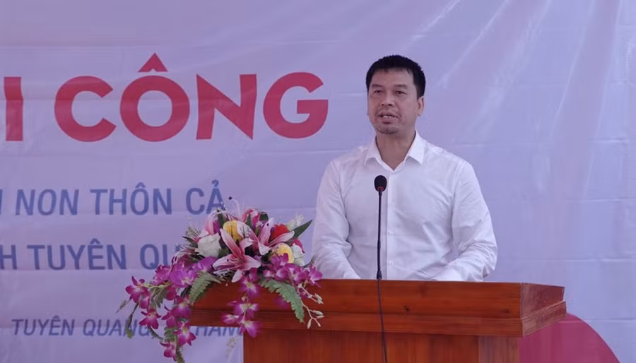 Ông Ngô Minh Hiển phát biểu tại lễ khởi công Ông Ngô Minh Hiển phát biểu tại lễ khởi công