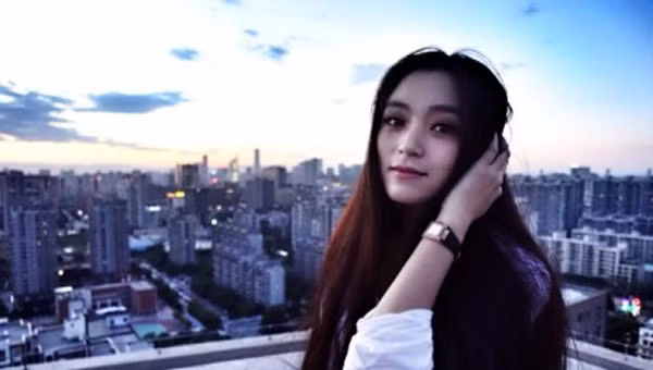 Vương Á Nam ngoài đời.