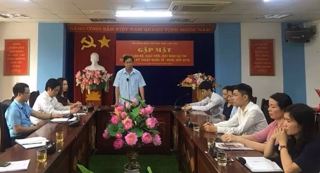 Giám đốc Sở Nguyễn Anh Ninh phát biểu tại buổi gặp mặt cán bộ, học sinh dự thi Intel ÍSEF 2019