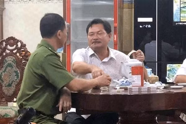 Đại gia Thiện “Soi” làm việc với lực lượng an ninh Công an thị xã Phú Mỹ.