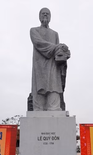 Tượng nhà bác học Lê Quý Đôn tại Thái Bình.
